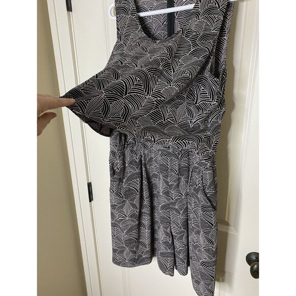 Halogen XL Sleeveless Romper Black White Geometric Print One Piece Chic Pockets - Picture 6 of 7